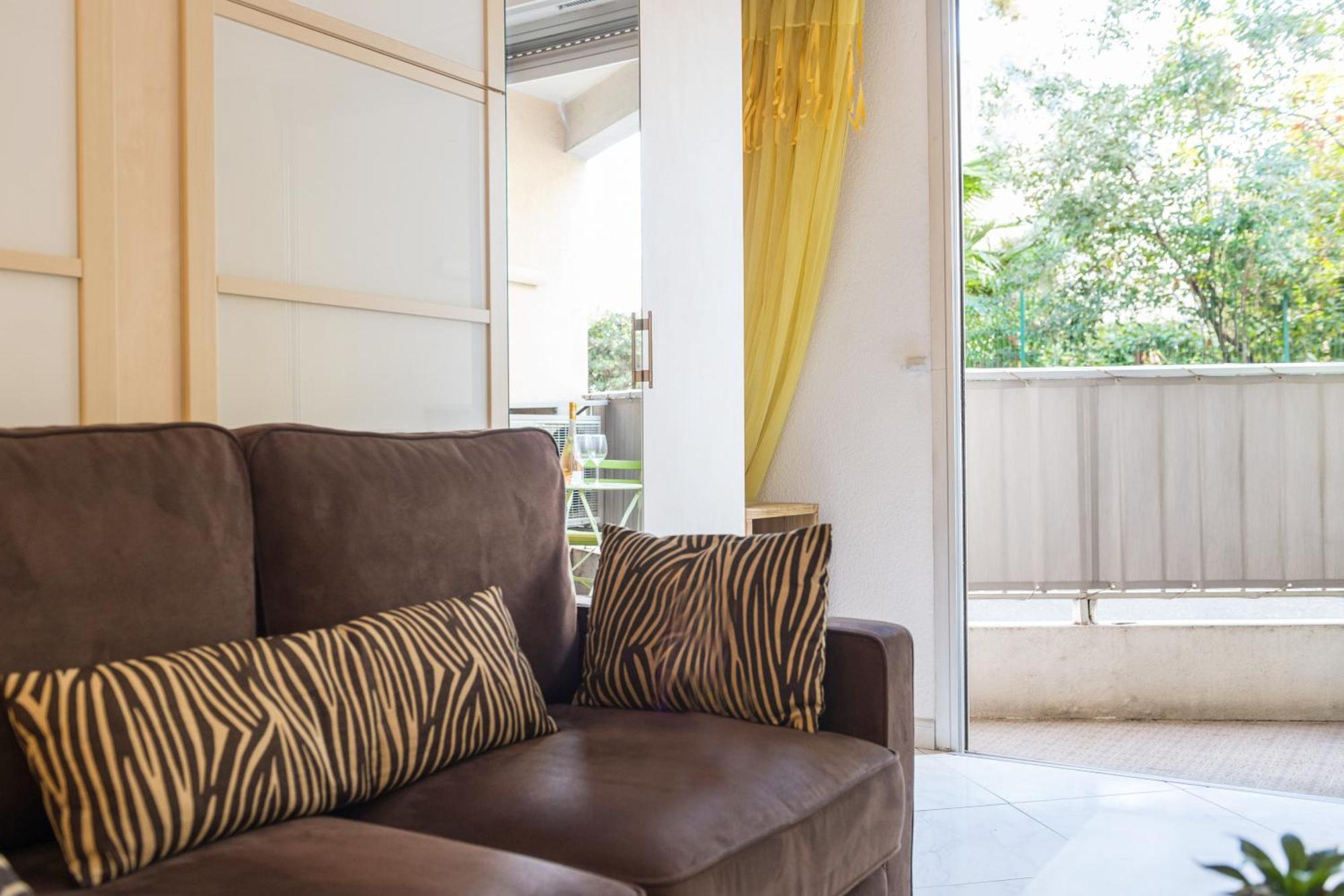 Cosy Studio - Residence Front De Mer - Menton Exterior photo